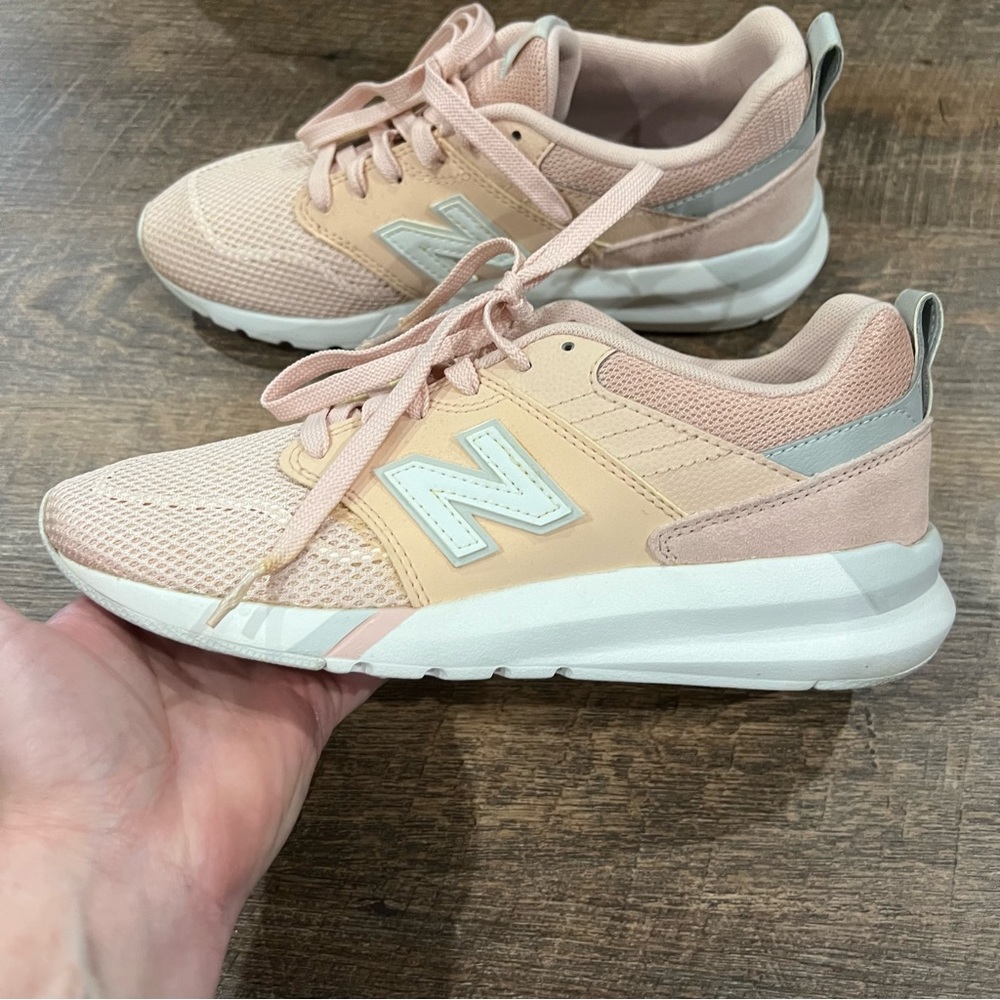 New Balance 009 Sneakers, Pink